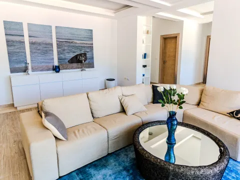 Sale, three bedroom apartment, 268m², Kostanjica, Kotor - image 11