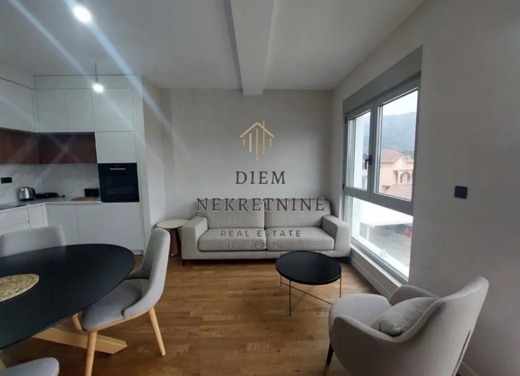 Izdavanje, dvosoban stan, 66m², Mrčevac, Tivat