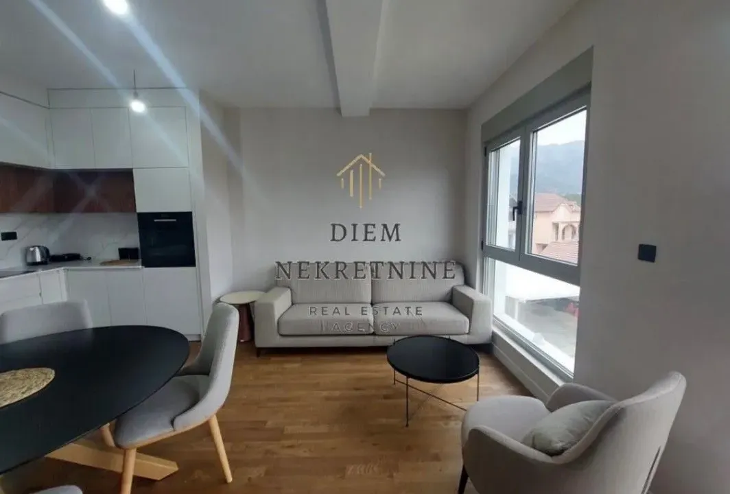 Izdavanje, dvosoban stan, 66m², Mrčevac, Tivat