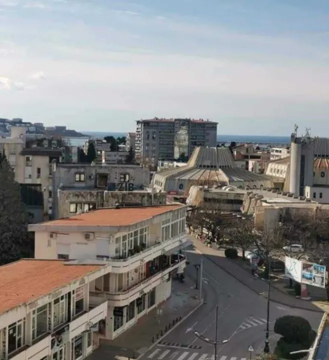 Prodaja, jednosoban stan, 50m², Centar, Bar