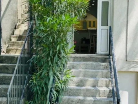 Rent, three bedroom apartment, 96m², Škaljari, Kotor - image 3