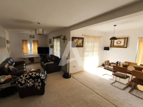 Izdavanje, dvosoban stan, 92m2, Tivat Izdavanje, dvosoban stan, 92m2, Tivat