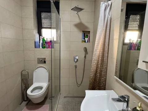 Prodaja, trosoban stan, 90m², Blok 9, Podgorica - image 2