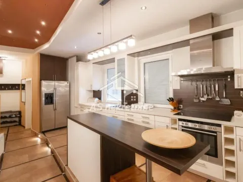 Rent, four bedroom apartment, 140m², Obilićev Venac, Beograd - image 11