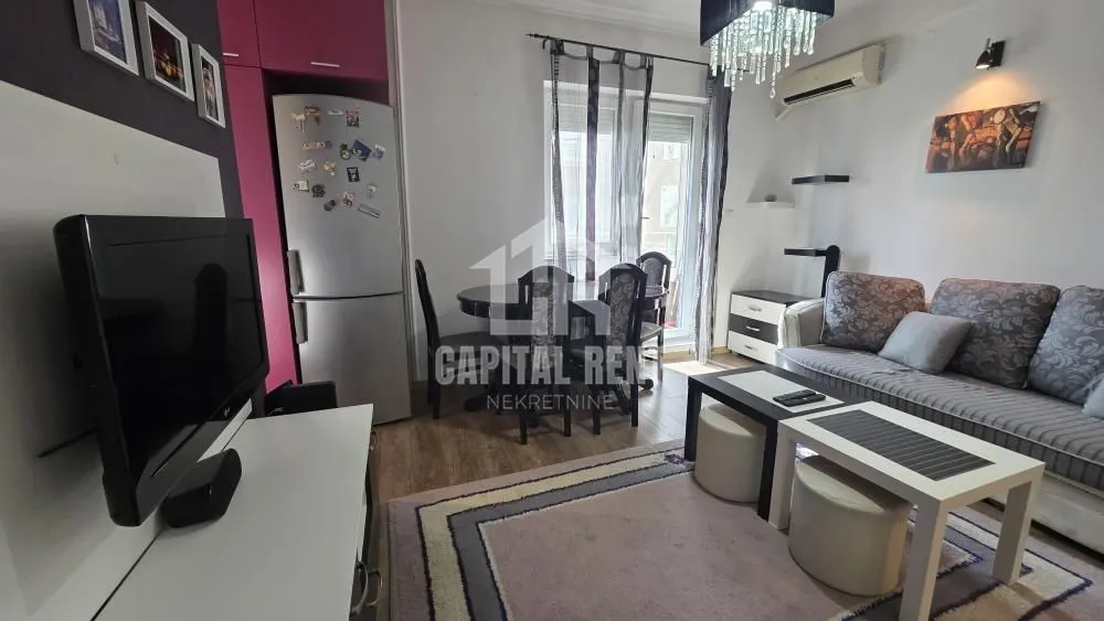Izdavanje, dvosoban stan, 46m², Vojvode Vlahovica, Beograd