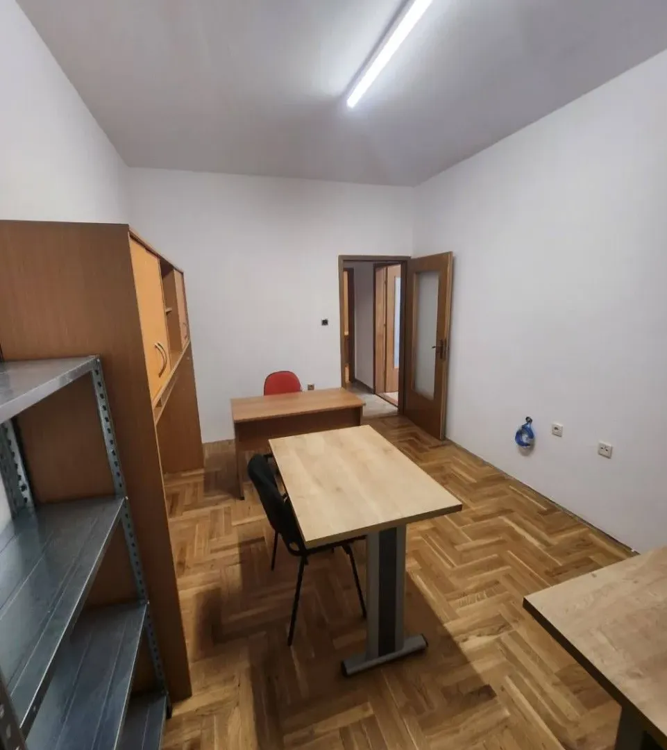 Rent, office space, 53m², Malo Brdo, Podgorica