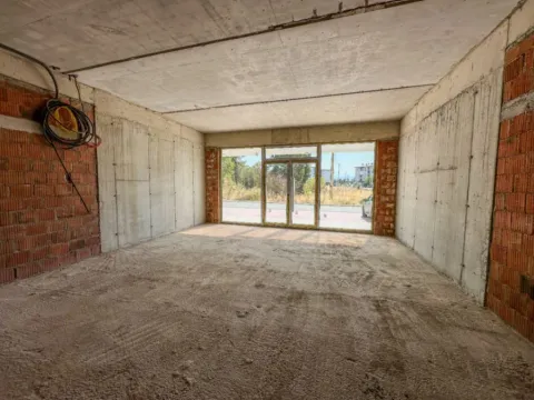 Izdavanje, poslovni prostor, 45m², Pobrežje, Podgorica - image 6