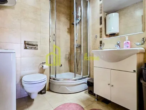 Izdavanje, jednosoban stan, 43m², Stari Aerodrom, Podgorica - image 11