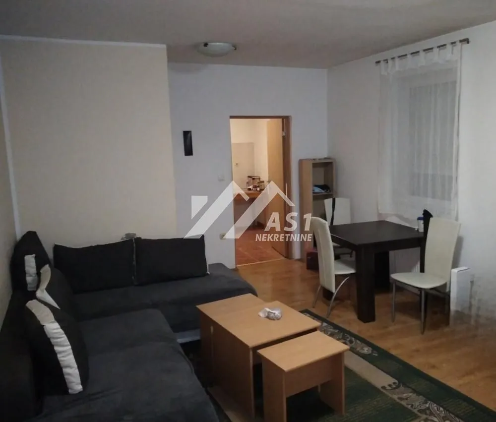 Izdavanje, trosoban stan, 84m², Nova Detelinara, Novi Sad Sve Podlokacije