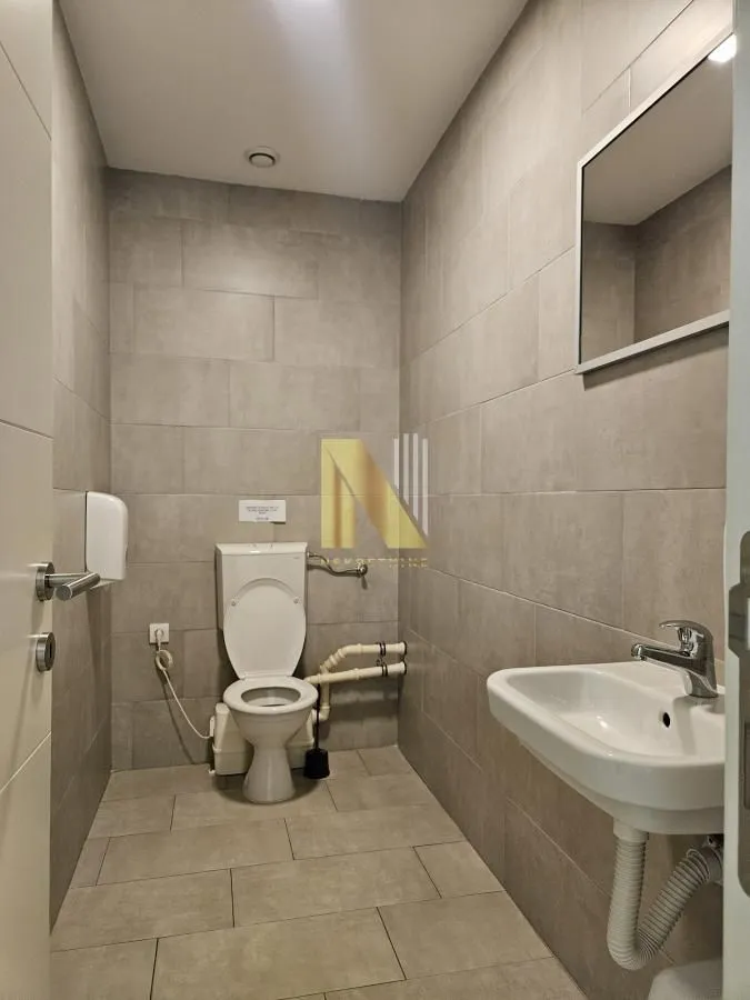 Rent, office space, 527m², Podbara, Novi Sad Sve Podlokacije