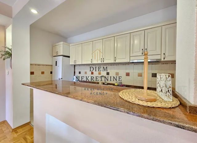 Rent, two bedroom apartment, 60m², Centar, Bar