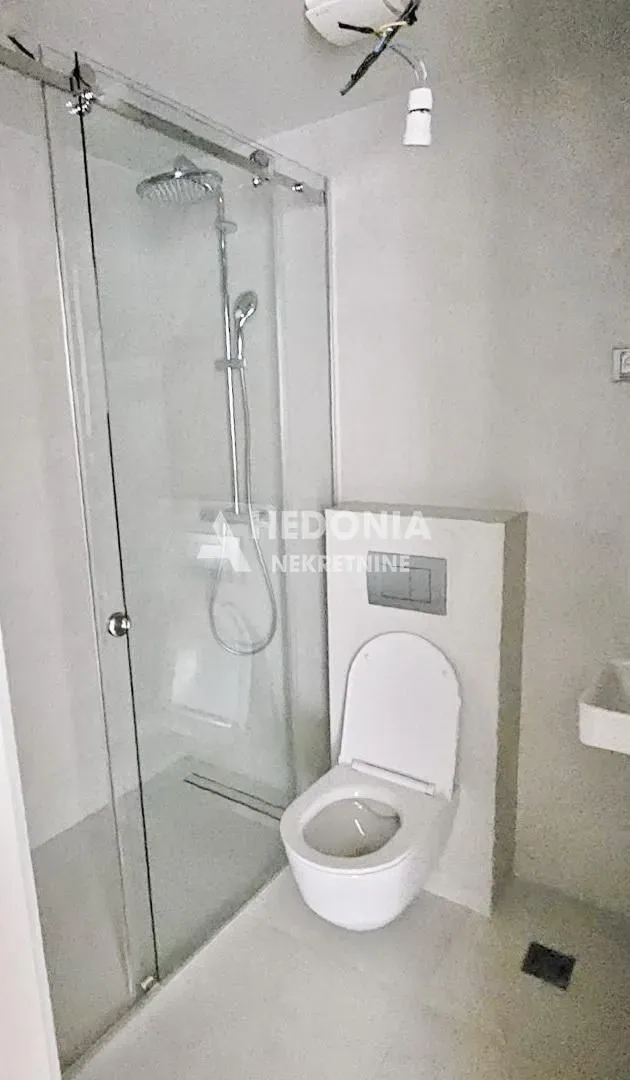 Izdavanje, trosoban stan, 84m², Novi Beograd Blok 65, Novi Beograd Sve Podlokacije