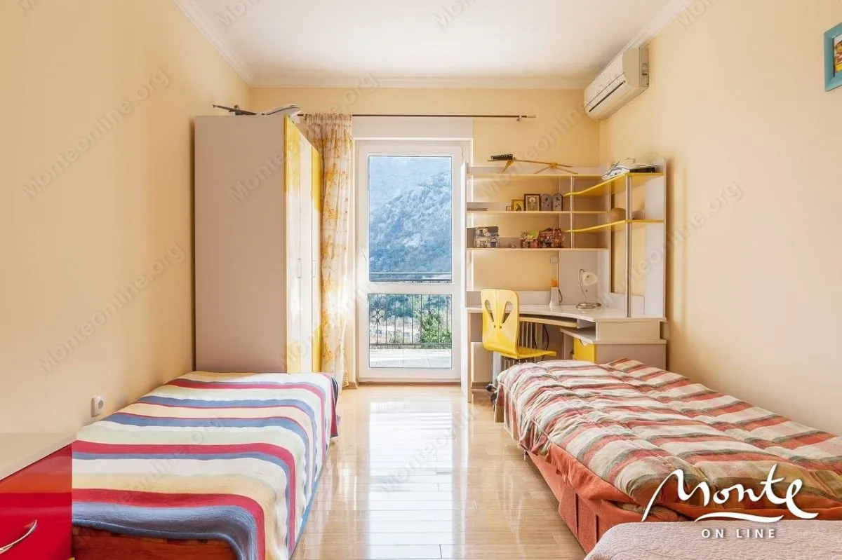 Prodaja, kuća, 180m², Morinj, Kotor