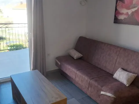 Izdavanje, jednosoban stan, 40m², Radanovići, Kotor - image 7