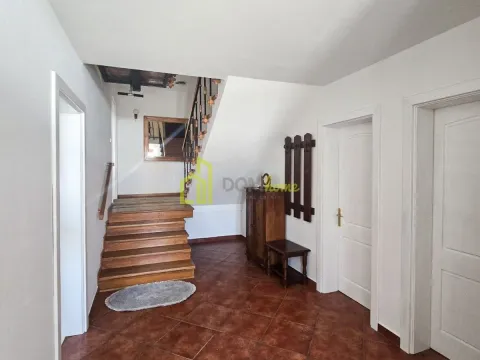 Rent, house, 200m², Tološi, Podgorica - image 12