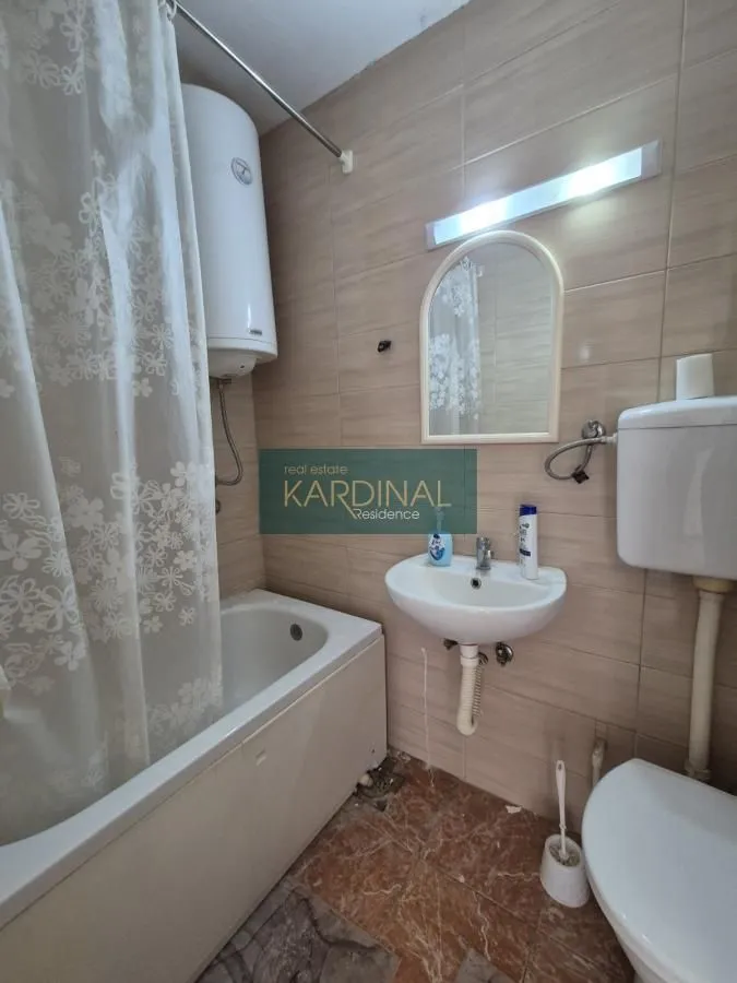 Prodaja, dvosoban stan, 60m², Kajsijar, Jagodina