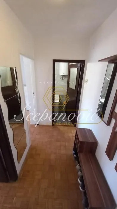 Prodaja, dvosoban stan, 43m², Adamovićevo Naselje, Novi Sad Sve Podlokacije