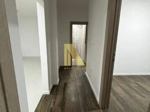 Izdavanje, trosoban stan, 65m², Vidovdansko naselje, Novi Sad Sve Podlokacije - image 1