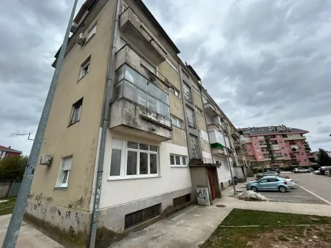 Prodaja, dvosoban stan, 65m², Centar, Nikšić - image 10
