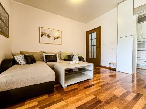 Izdavanje, dvosoban stan, 70m², City Kvart, Podgorica - image 4