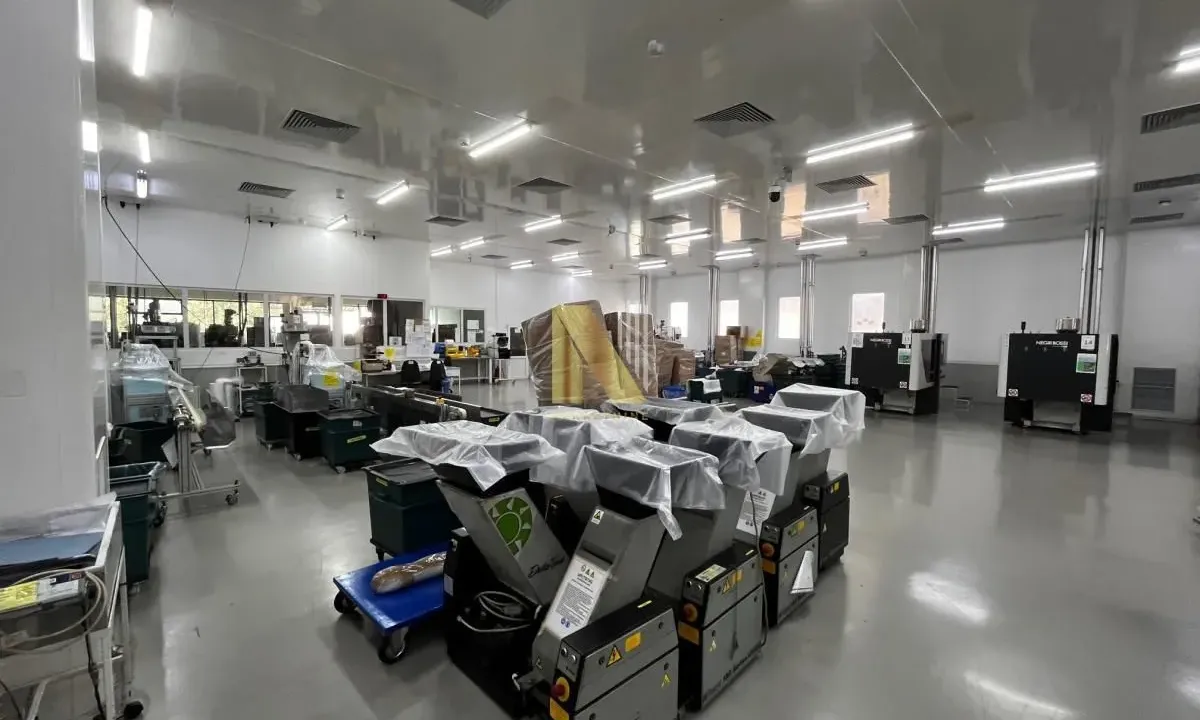 Izdavanje, poslovni prostor, 1731m², Bački Petrovac, Novi Sad