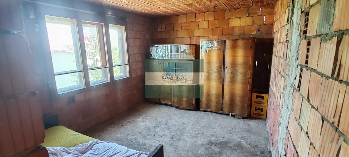 Prodaja, kuća, 250m², Crnče, Jagodina