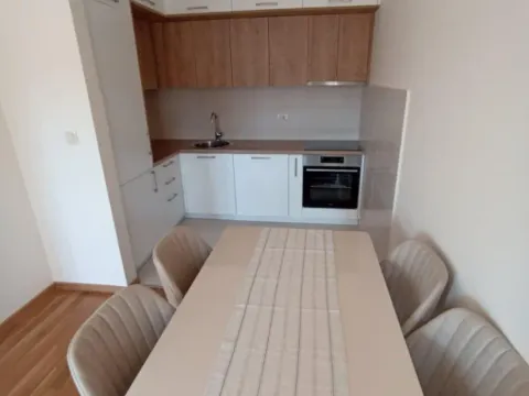 Izdavanje, trosoban stan, 70m², Zagorič, Podgorica - image 7