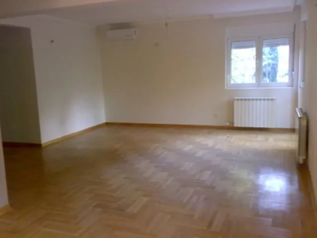 Izdavanje, stan, 140m², Savski Venac, Beograd