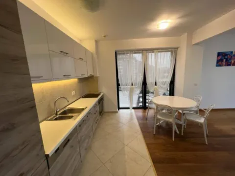 Izdavanje, jednosoban stan, 52m², Budva, Crna Gora