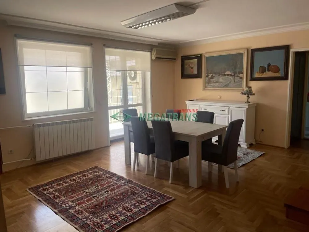 Izdavanje, četvorosoban stan, 130m², Vračar Hram, Vračar Sve Podlokacije