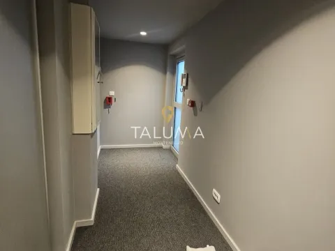 Izdavanje, poslovni prostor, 180m², City Kvart, Podgorica - image 13