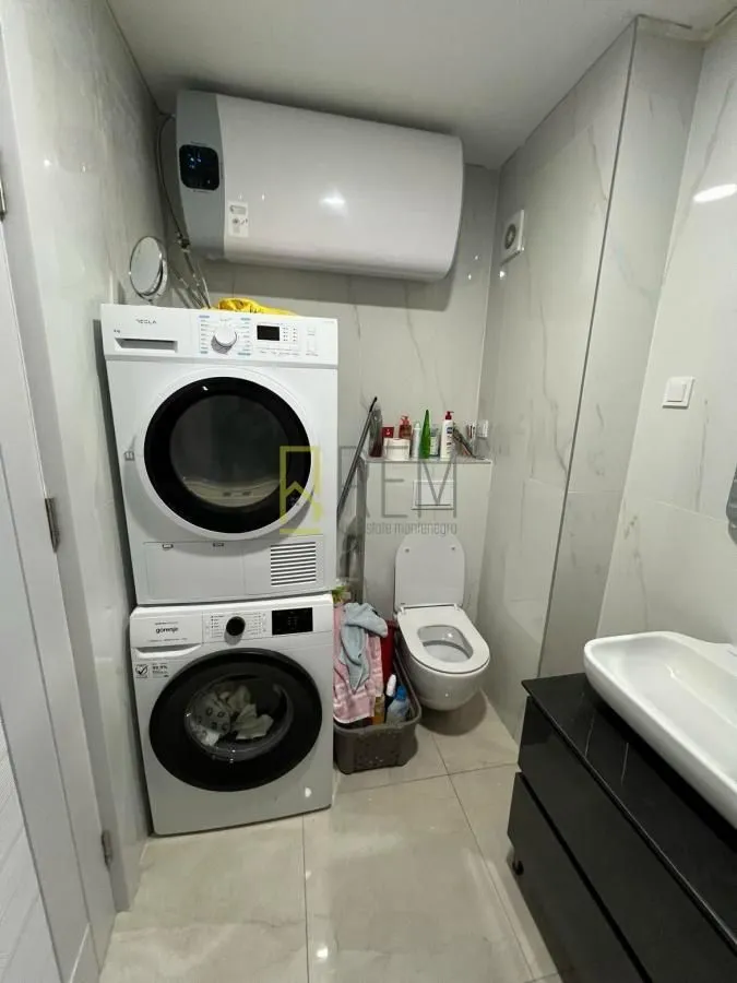 Sale, two bedroom apartment, 90m², Bečići, Budva