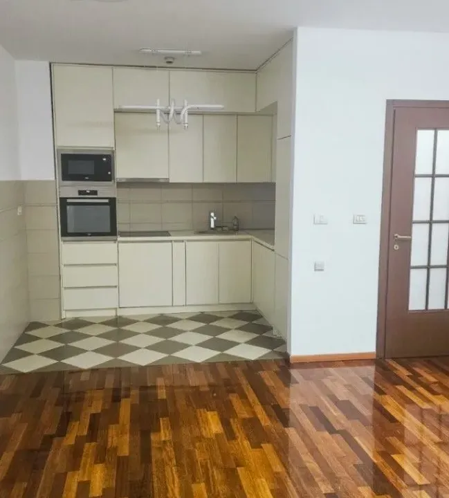 Izdavanje, dvosoban stan, 75m², City Kvart, Podgorica