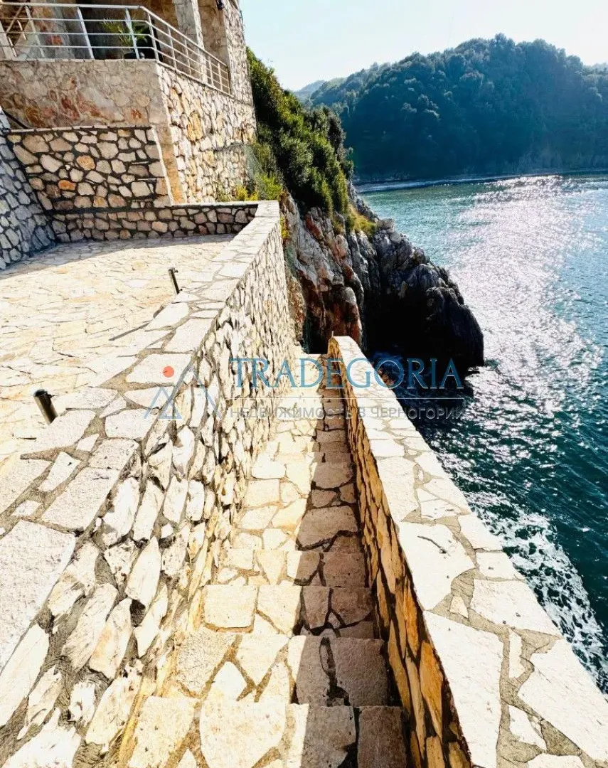 Prodaja, kuća, 450m², Dobra Voda, Bar
