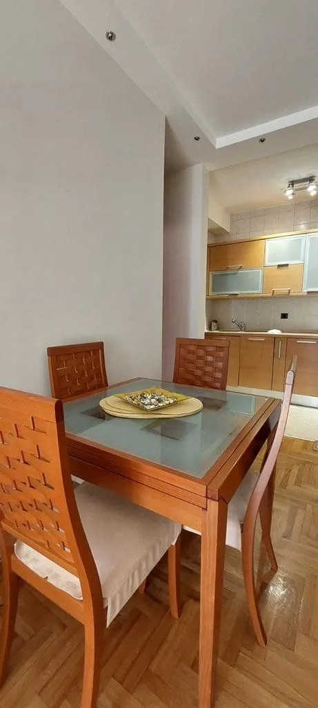 Izdavanje, jednosoban stan, 42m², Preko Morače, Podgorica