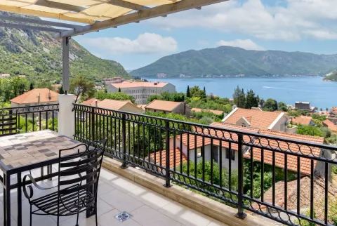 Prodaja, trosoban stan, 152m², Risan, Kotor - image 9