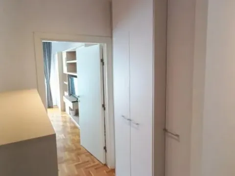 Rent, two bedroom apartment, 40m², Vračar Sve Podlokacije, Beograd - image 9