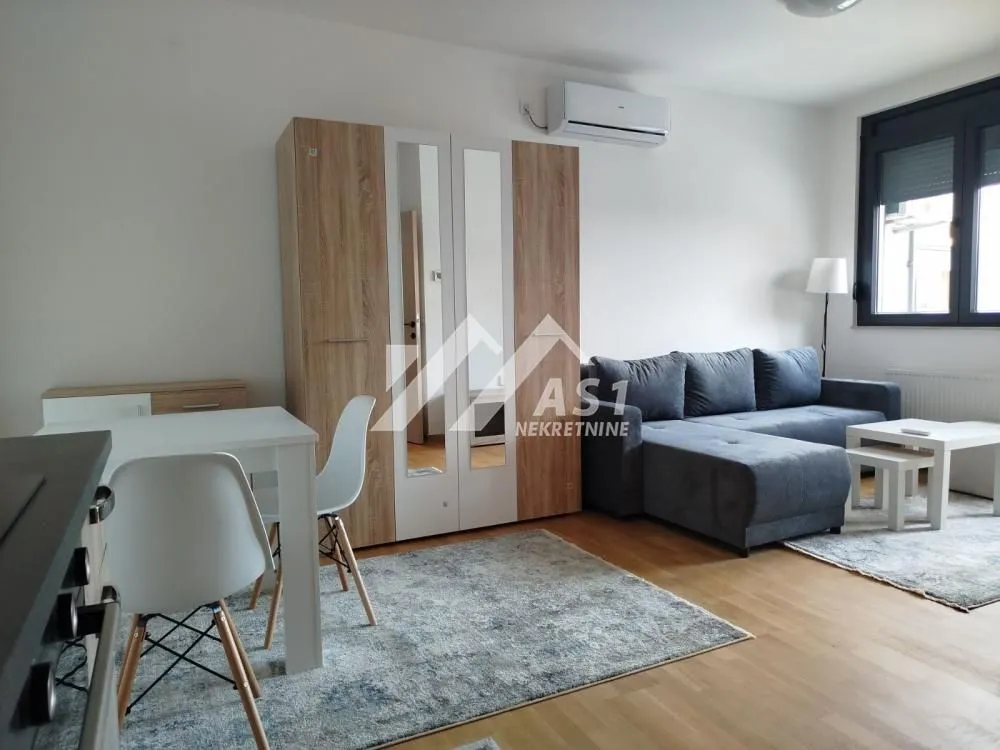 Izdavanje, jednosoban stan, 39m², Rotkvarija, Novi Sad Sve Podlokacije