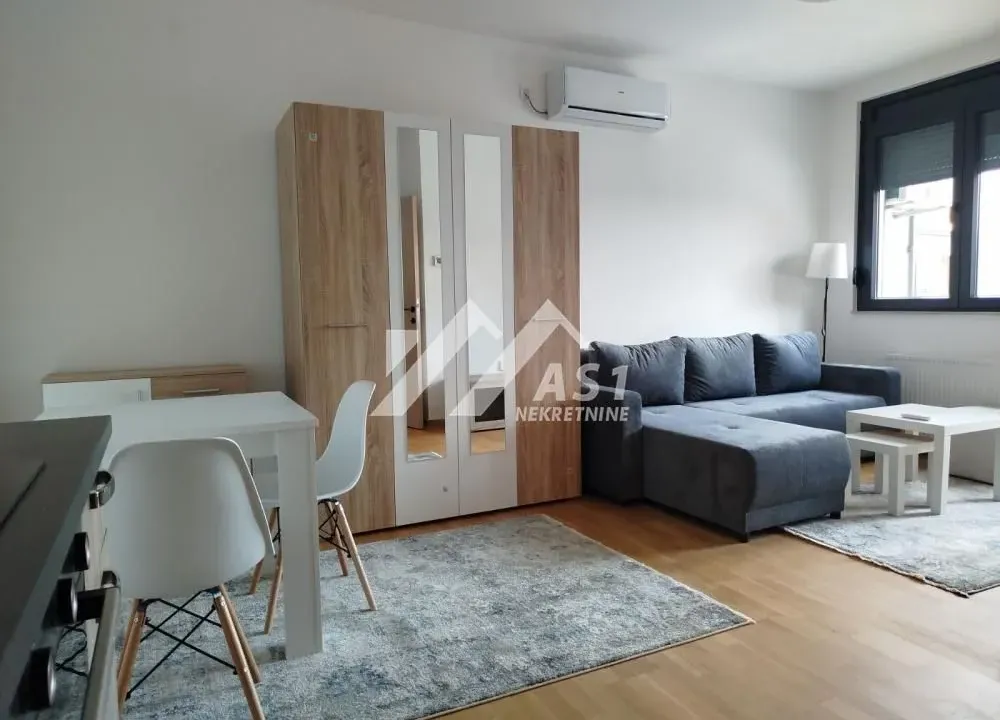 Izdavanje, jednosoban stan, 39m², Rotkvarija, Novi Sad Sve Podlokacije