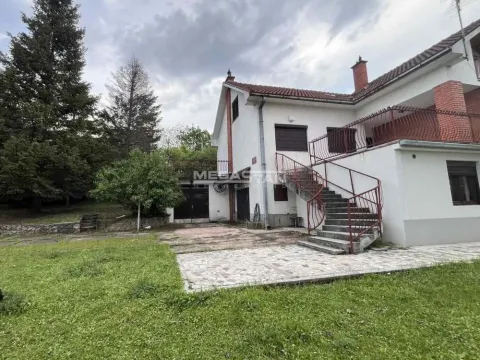 Prodaja, kuća, 450m², Boleč, Grocka - image 2