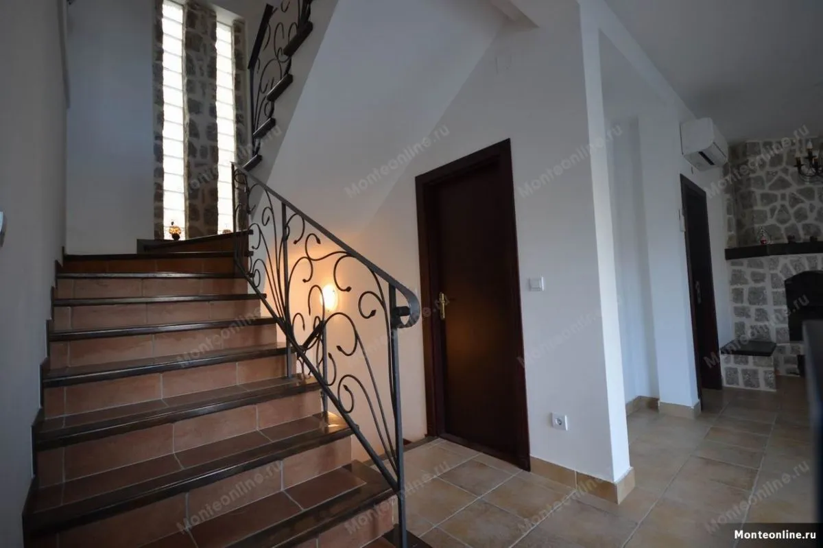Prodaja, kuća, 235m², Kostanjica, Kotor