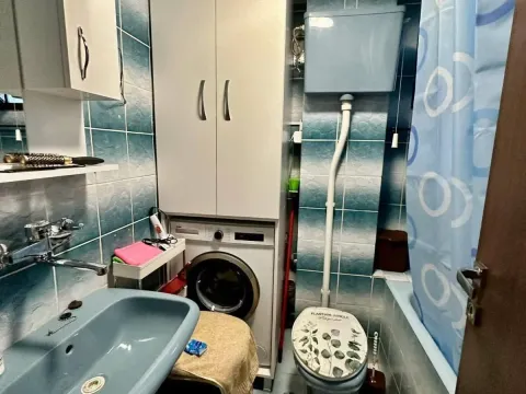 Izdavanje, dvosoban stan, 83m², Centar, Budva - image 10