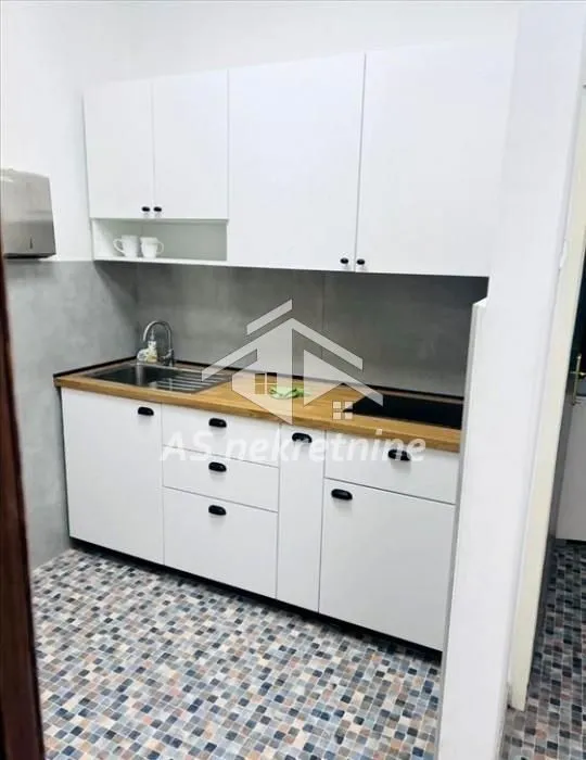Rent, four bedroom apartment, 107m², Stari Grad, Beograd