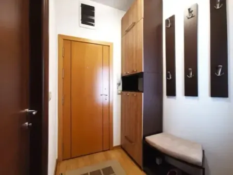 Izdavanje, jednosoban stan, 49m², City Kvart, Podgorica - image 13