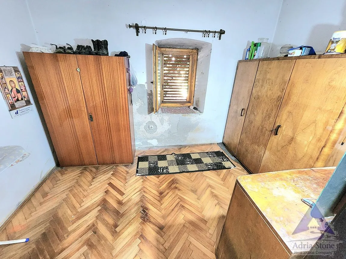 Sale, office space, 77m², Škaljari, Kotor