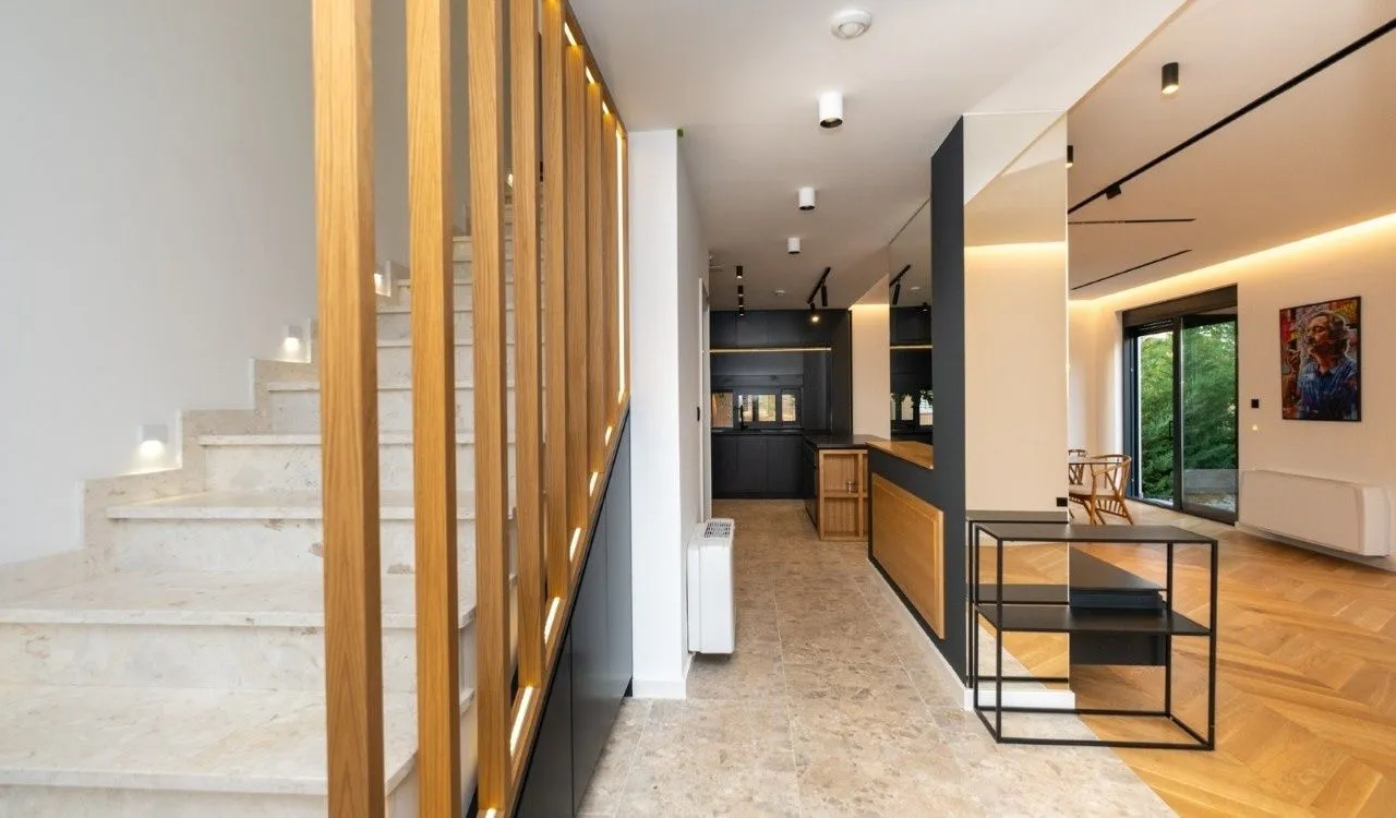 Izdavanje, kuća, 180m², Gornja Gorica, Podgorica