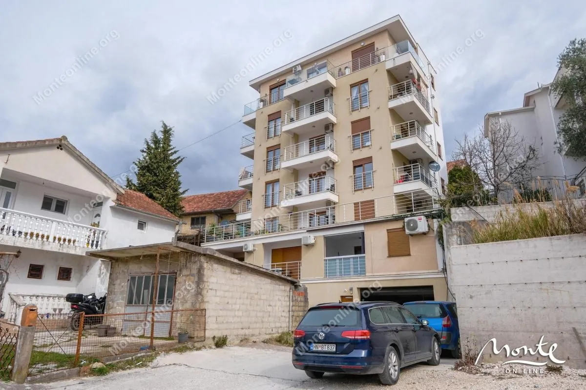 Prodaja, dvosoban stan, 77m², Tivat, Crna Gora