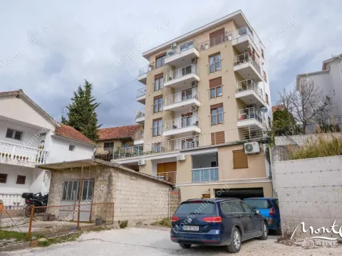 Sale, two bedroom apartment, 77m², Tivat, Crna Gora - image 2