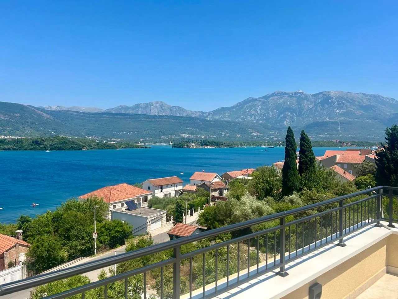 Prodaja, trosoban stan, 96m², Đuraševići, Tivat