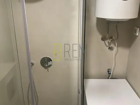 Izdavanje, jednosoban stan, 47m², City Kvart, Podgorica - image 4